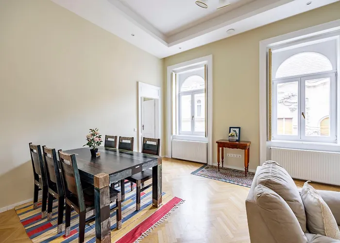 Graceful & Cozy Dream Next To The Opera House * Budapesta
