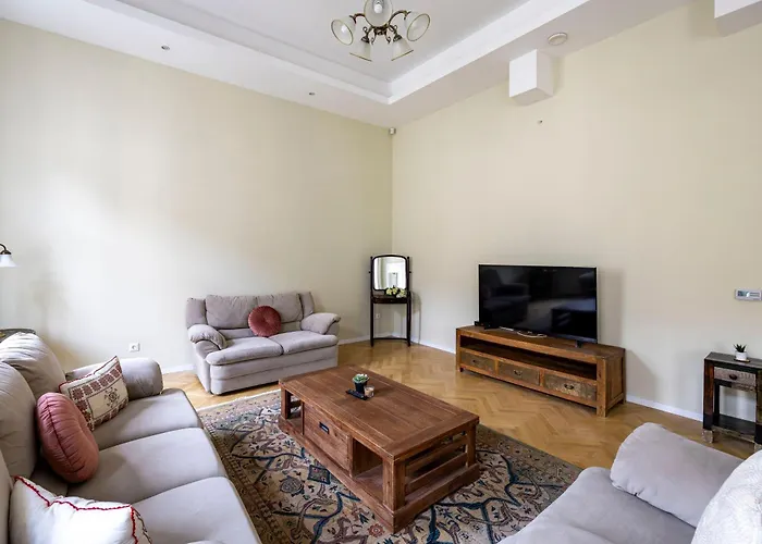 Graceful & Cozy Dream Next To The Opera House Apartament *